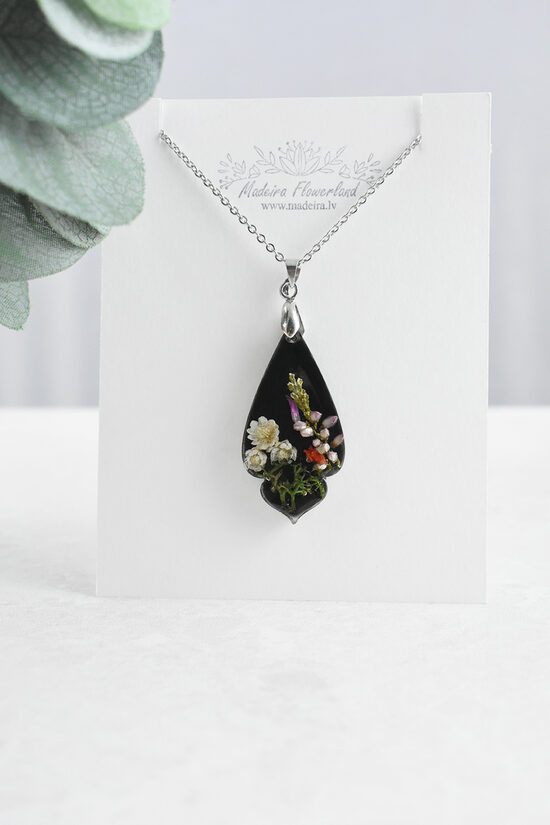 Dried flower resin pendant