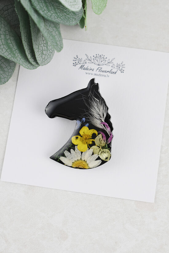 Brooch pin with horse