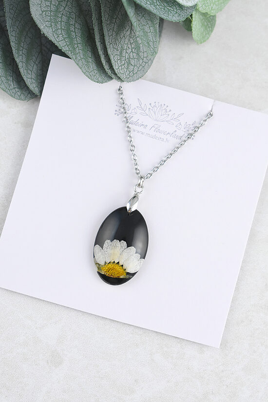 Daisy pendant
