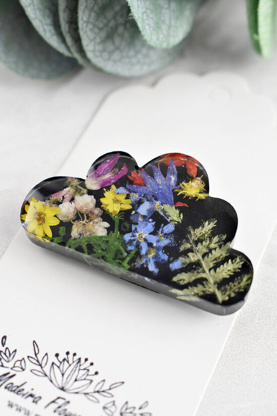 Piespraude Mākonītis ar ziediem