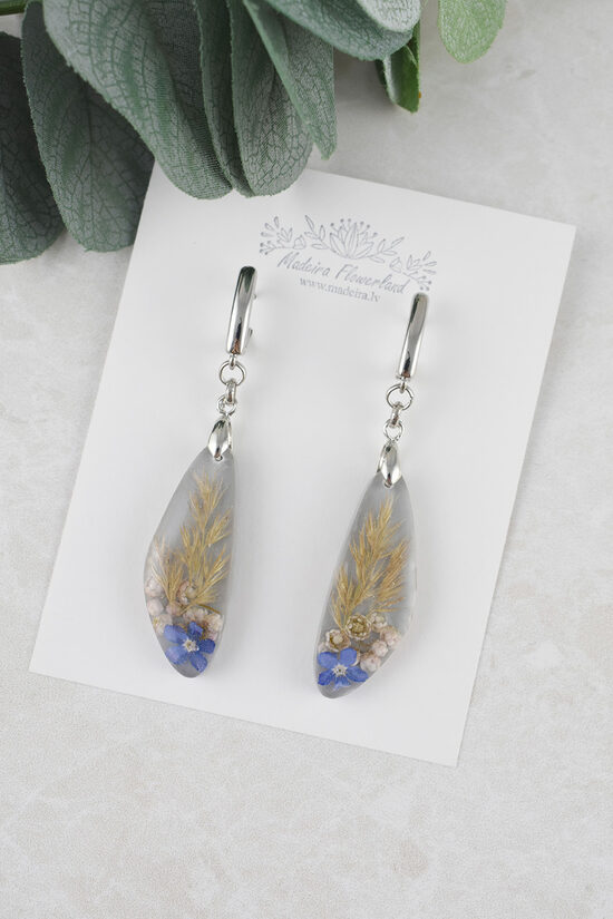 Auskari ar īstiem pļavu ziediem