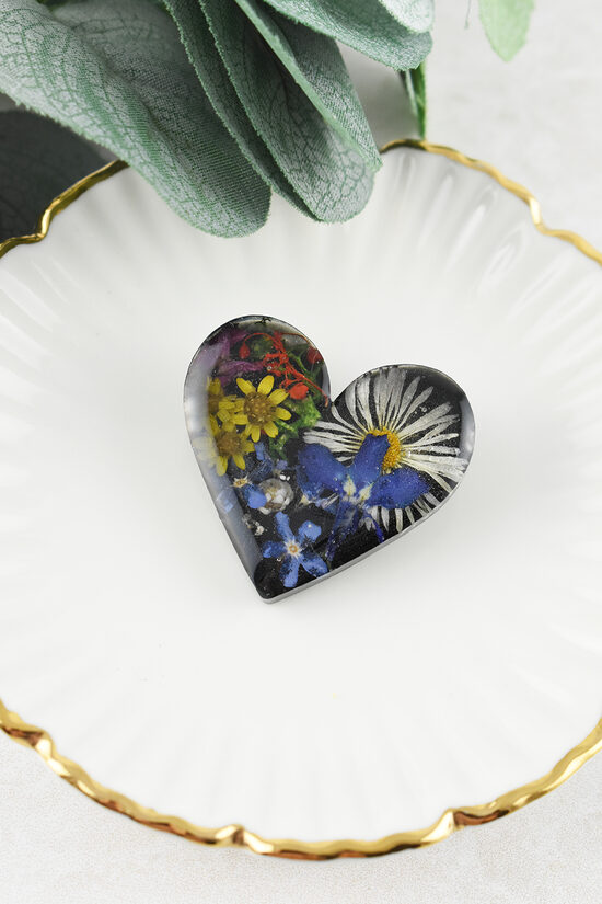 Piespraude ar īstiem ziediem