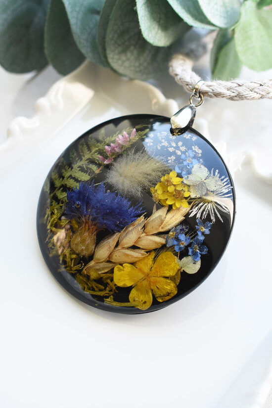 Kulons ar papardi un rudzupuķi