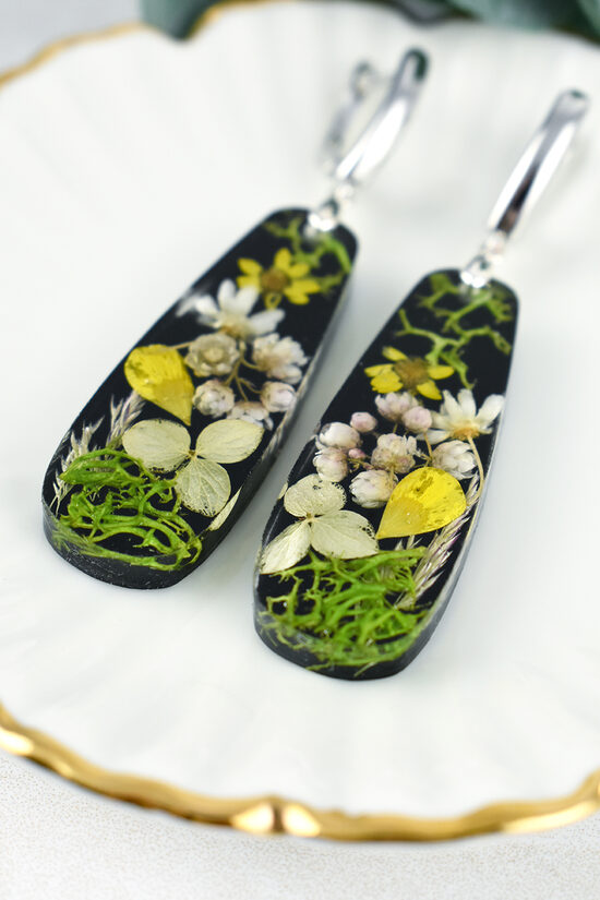 Melni dizaina auskari