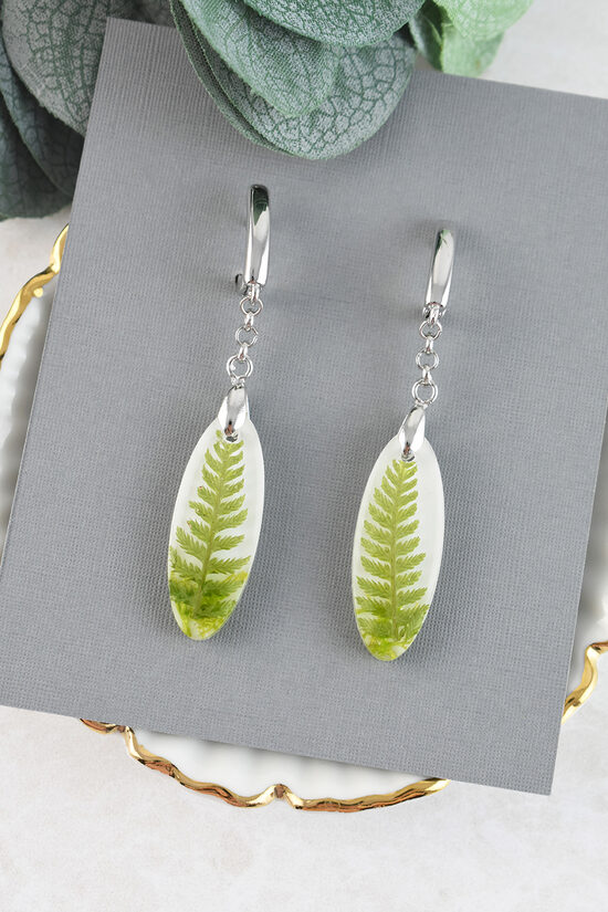 Epoksīda sveķu auskari ar papardi