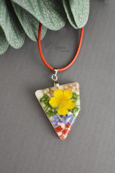 Kulons ar gundegas ziedu