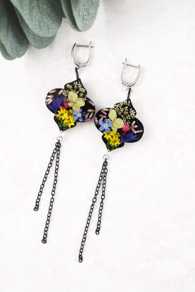 Melni auskari ar ķēdītēm