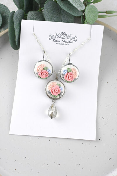 Rotu komplekts ar rozēm