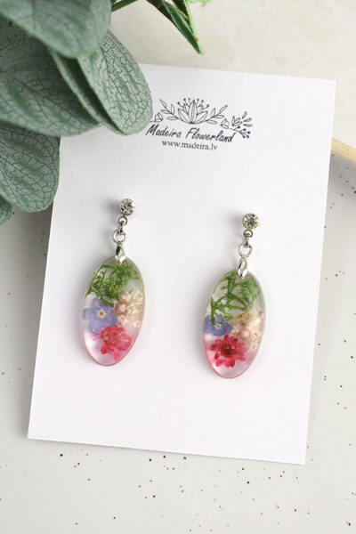 Ovāli auskari ar ziedlapiņām