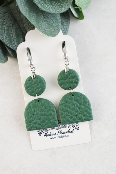 Zaļi auskari ar tekstūru