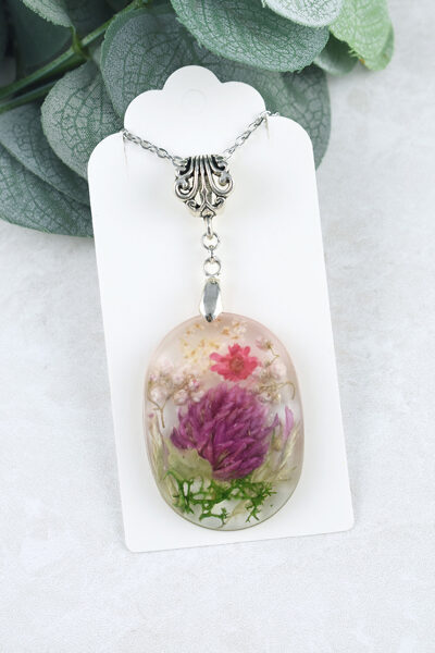 Necklace with flowers