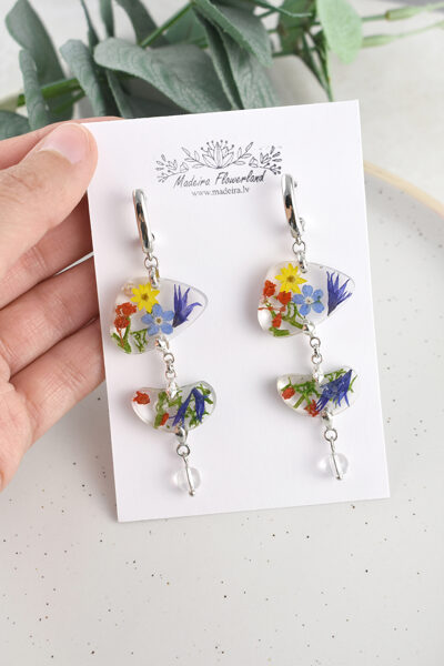 Auskari ar ziediem un kalnu kristālu