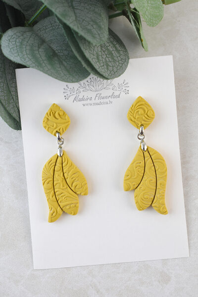 Polimērmāla auskari ar tekstūru