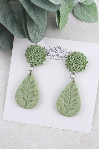 Zaļi auskari no polimērmāla 