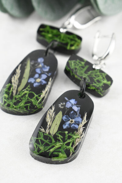 Latviska dizaina auskari ar ziediem