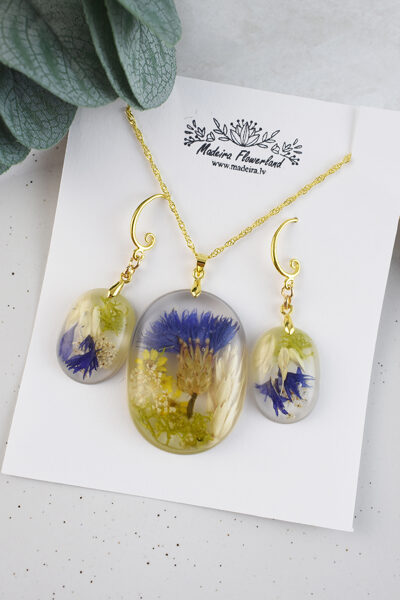  Elegant jewelry set with real cornflowers and meadow flowers.