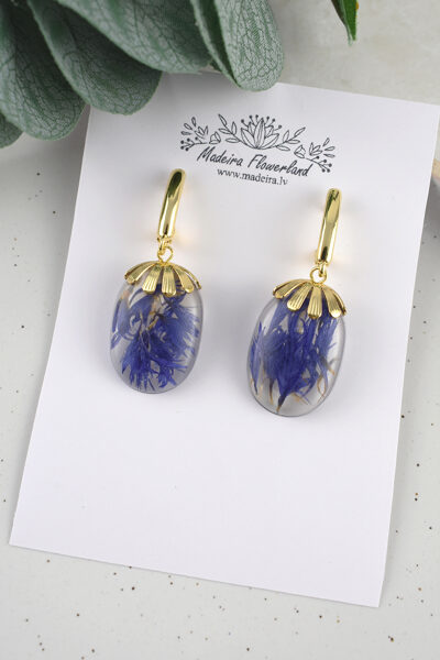 Earring with flowers